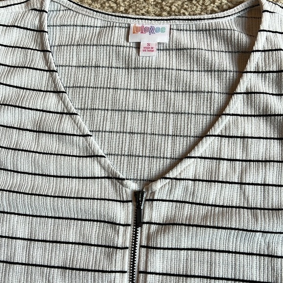 Lularoe Rachel zip thank sleeveless shirt white black striped top size small - Picture 3 of 5